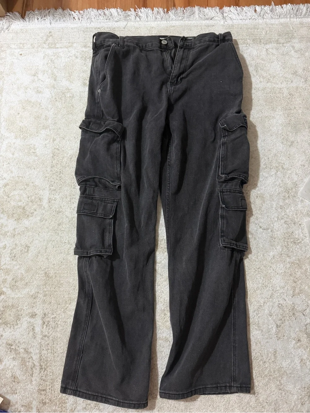 Black Men's PacSun Baggy Cargo Pants - Durable Utility Style